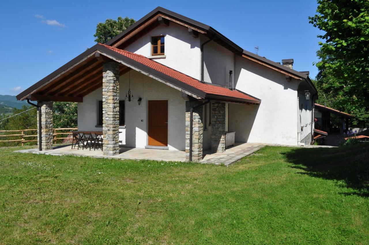 Il Casolare Bioenergetico Bed and Breakfast Albareto  Buitenkant foto