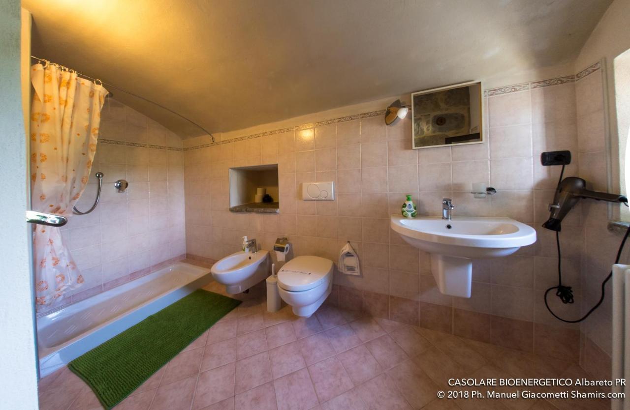 Il Casolare Bioenergetico Bed and Breakfast Albareto  Buitenkant foto