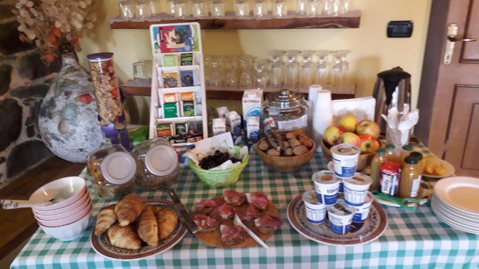 Il Casolare Bioenergetico Bed and Breakfast Albareto  Buitenkant foto