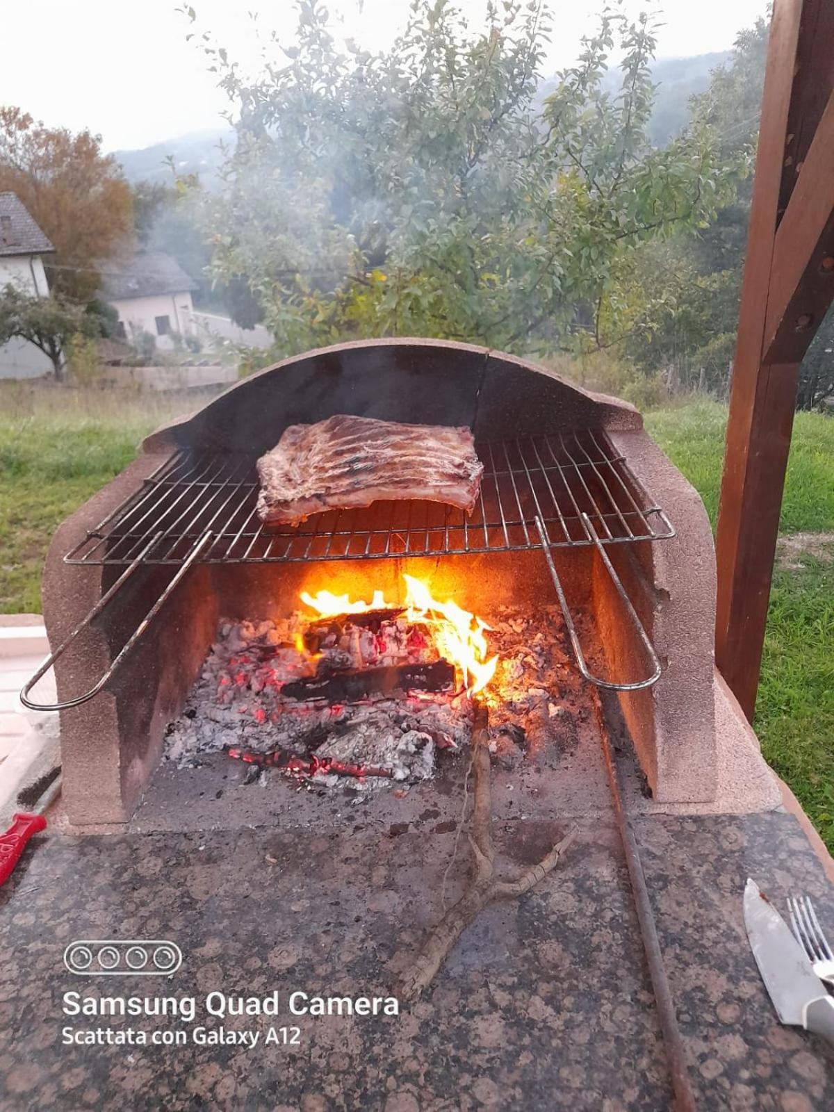 Il Casolare Bioenergetico Bed and Breakfast Albareto  Buitenkant foto